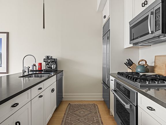 5th image of 70 Washington St APT 8E