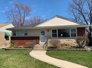 1611 Stratford Ave, Westchester, IL 60154