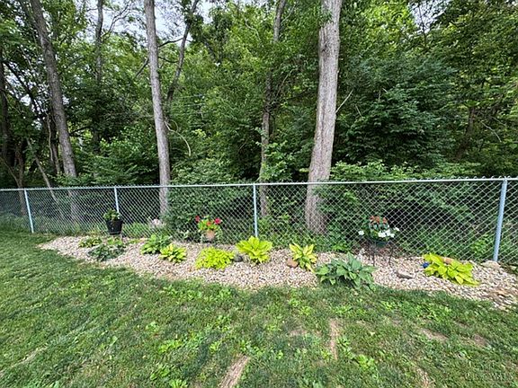 4th image of 1730 Weaver Rd S