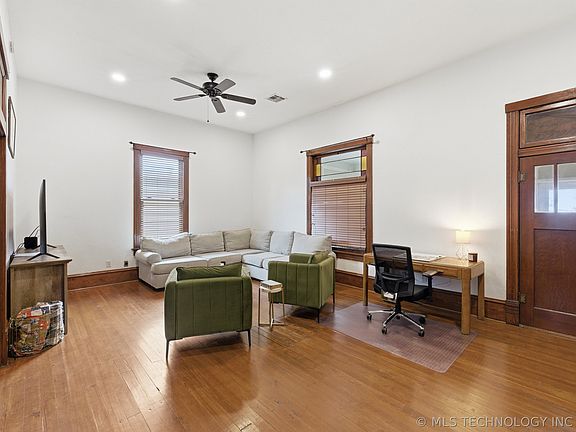 4th image of 105 N 2nd St