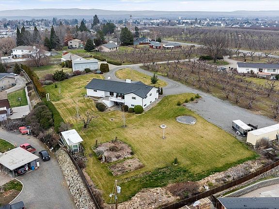 2nd image of 1664 S Euclid Rd