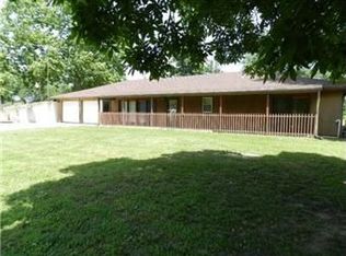 21918 163rd St, Basehor, KS 66007