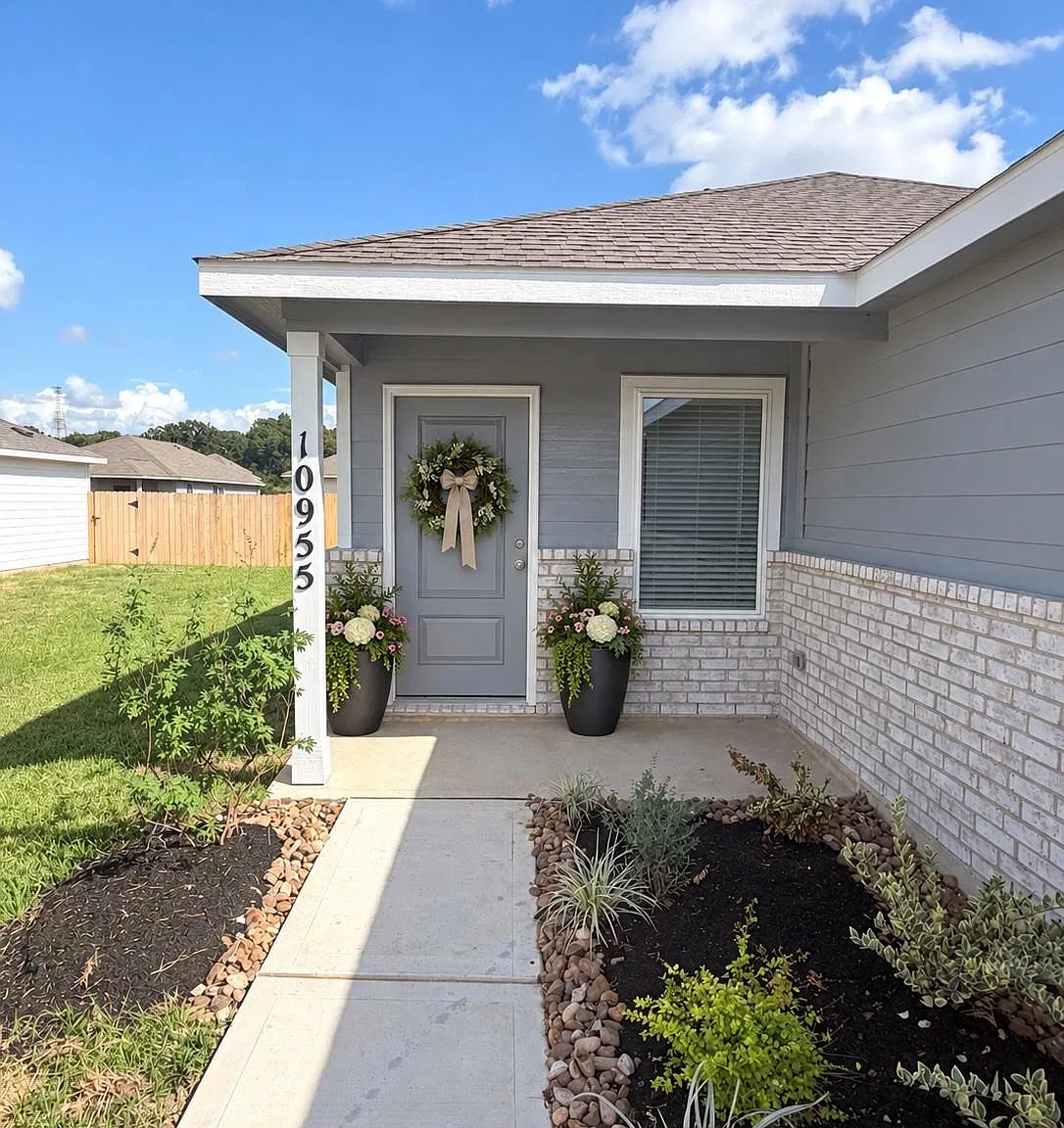 3 bed, 2.0 bath, 1461 sqft, $1,850 — Photo 1