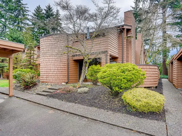 11506 NE 128th St APT 17, Kirkland, WA 98034