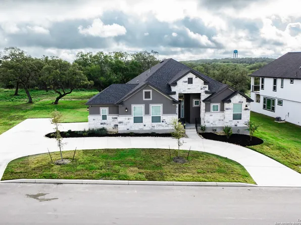 303 Englewood Lane, Castroville, TX 78009