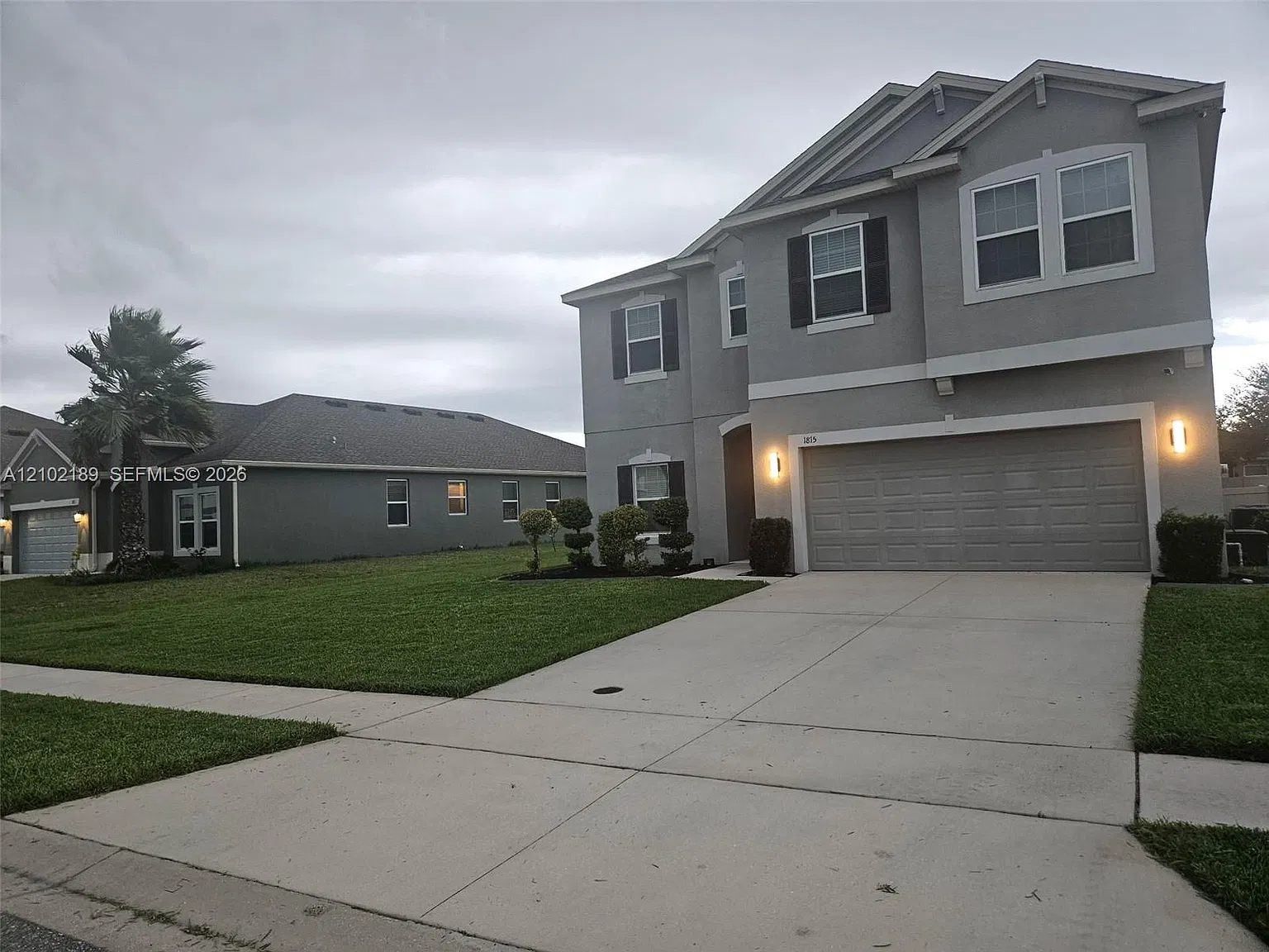 5 bed, 3.5 bath, 2566 sqft, $3,175 — Photo 2