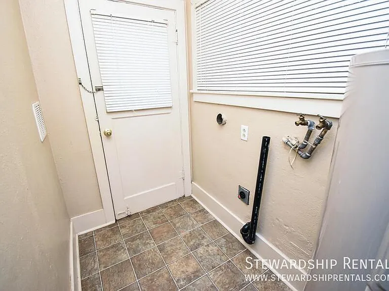 2024 Emerald St #2 — Photo 11