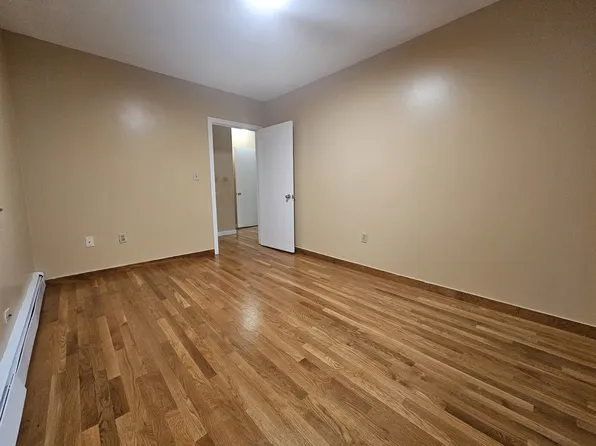 26 Cleveland St, Dedham, MA 02026