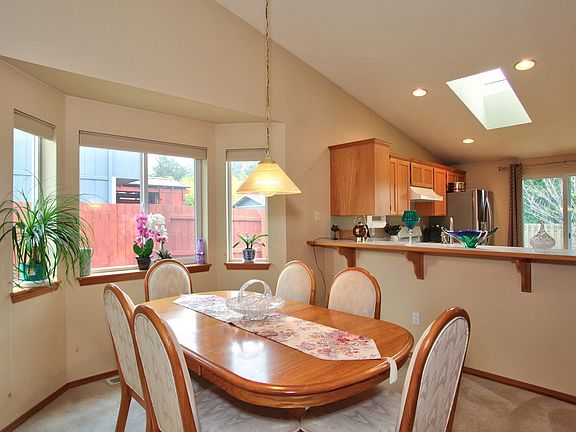 4th image of 863 SE 71st Ave