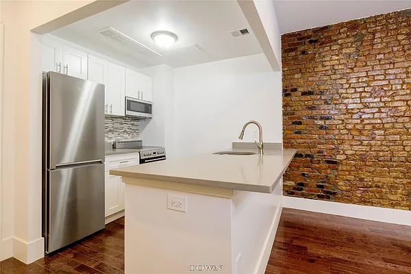 Rented by Town Residential | media 18