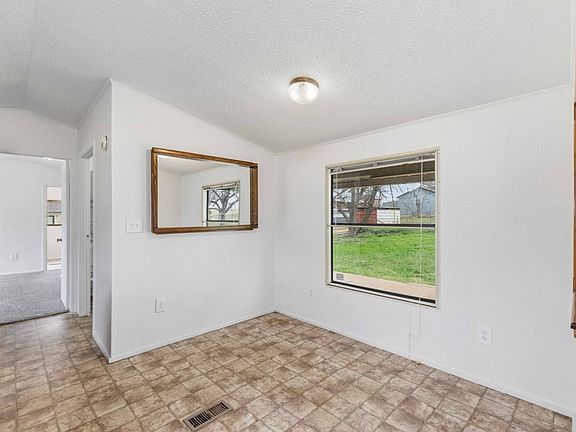5th image of 608 4th St