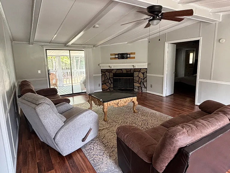 9521 Neils Branch Rd — Photo 2