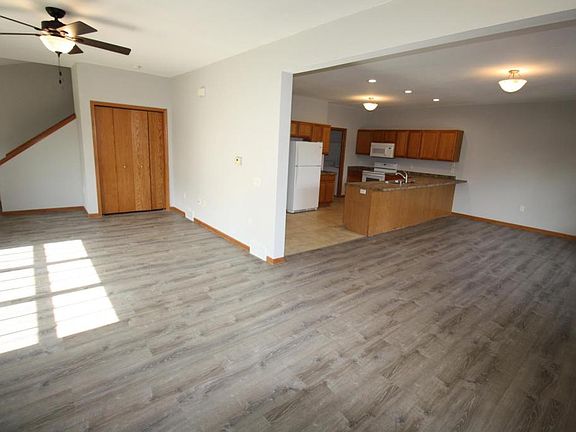 3rd image of 4215 Owl Creek Dr