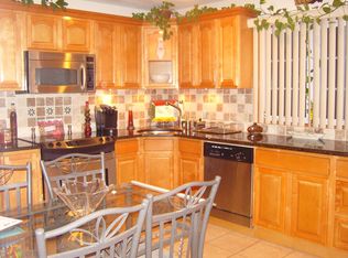 39 Wedgewood Ln, Wantagh, NY 11793