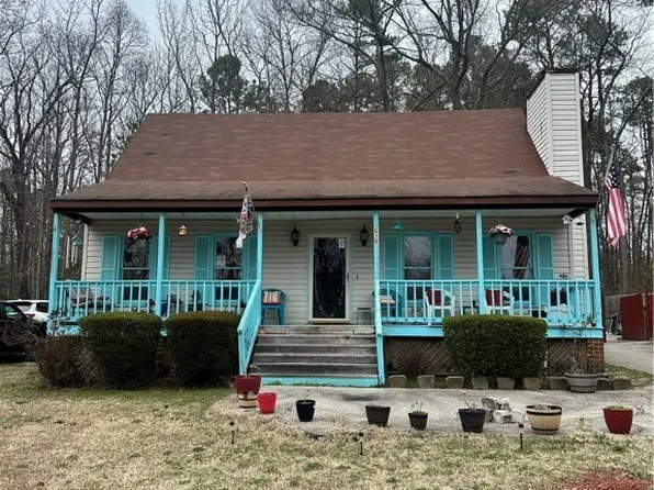 2930 Maplevale Rd, Chester, VA 23831