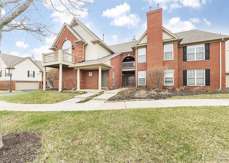 1st image of 28235 Carlton Way Dr #1