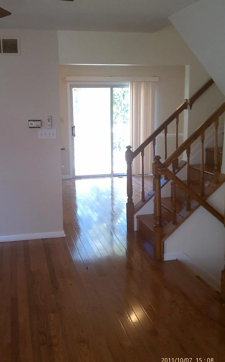 3 bed, 2.5 bath, 1256 sqft, $2,600 — Photo 3