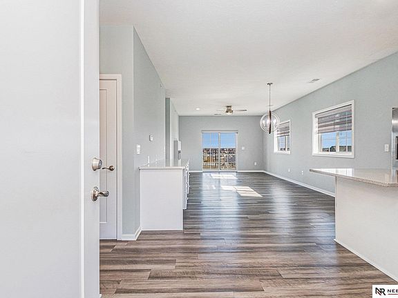 3rd image of 5903 N 158th Ct