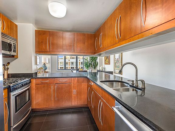 4th image of 380 Lenox Ave #6D