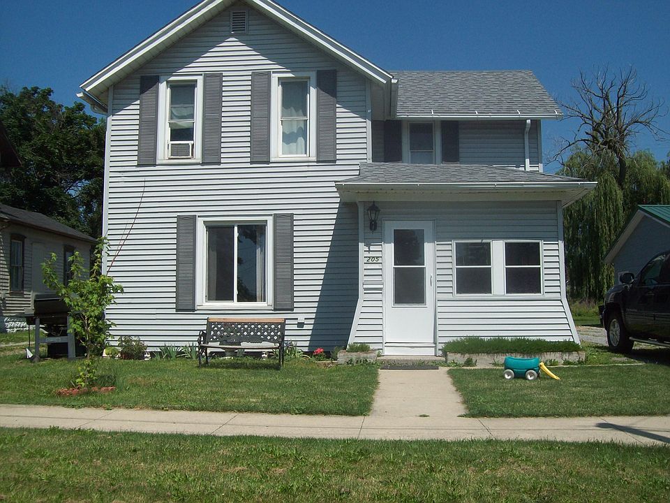 1st image of 205 E Smith St