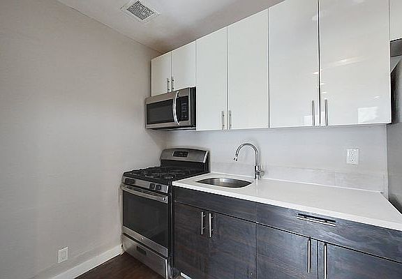 3rd image of 1351 Eastern Pkwy APT 2A