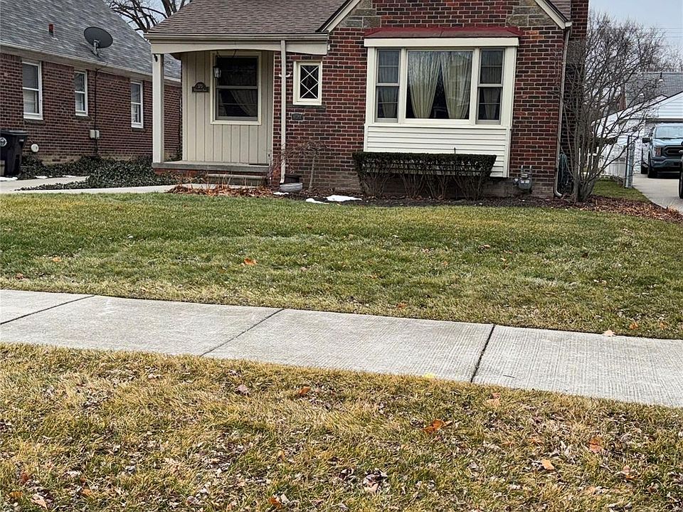 1st image of 373 Ridgemont Rd