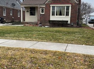 373 Ridgemont Rd, Grosse Pointe Farms, MI 48236