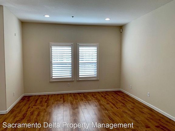 3rd image of 3301 N Park Dr Unit 4011
