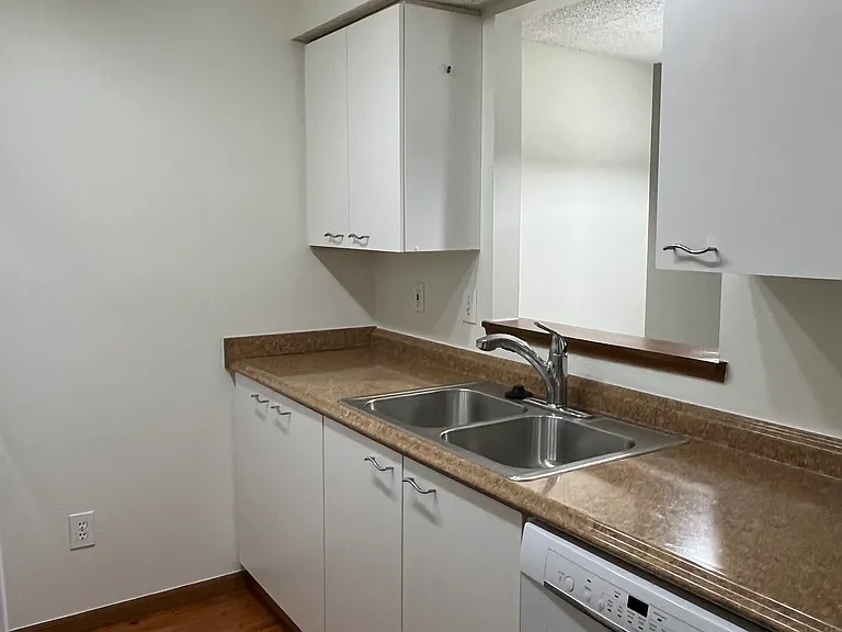 2252 Murphy Way — Photo 9