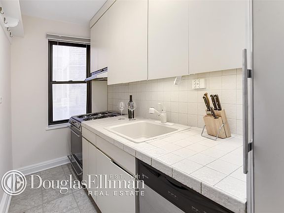 5th image of 349 E 49th St APT 1L