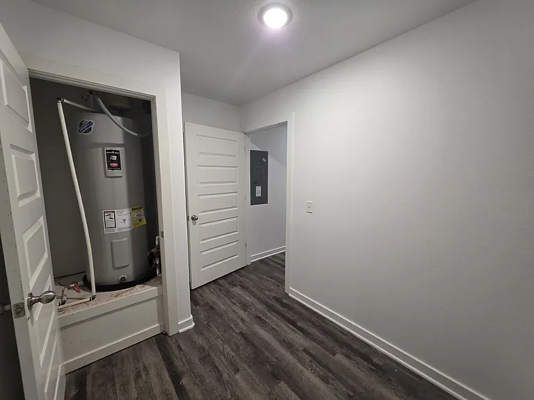 637 Hidden Springs Dr #1 — Photo 11