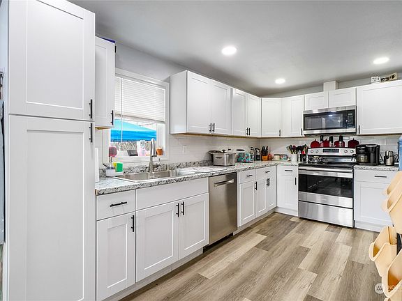 5th image of 709 S Kennedy Place