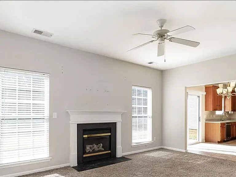 1212 Oakdale Commons Ct — Photo 10