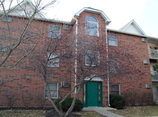 1351 Cunat Ct APT 1D, Lake In The Hills, IL 60156