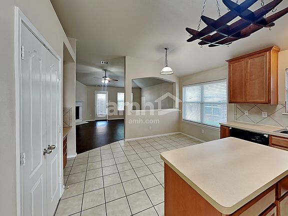 4th image of 9053 Weller Ln