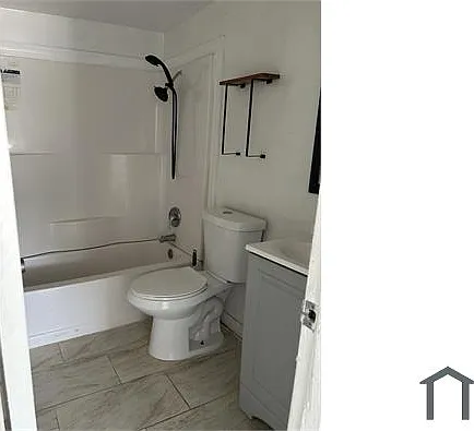 1051 E Patrick Cir — Photo 2