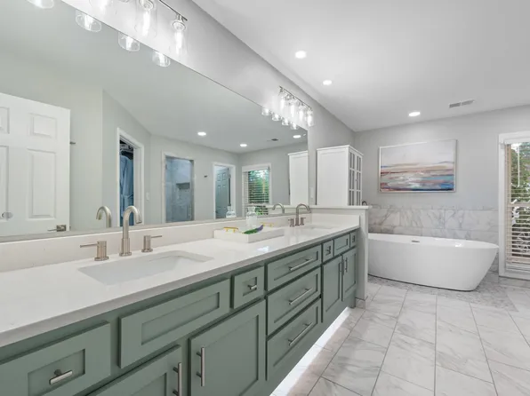 7659 Cordova Club Dr E, Cordova, TN 38018