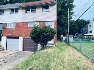 8744 Macon St, Philadelphia, PA 19152