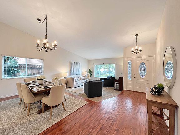 5th image of 220 Manley Ct