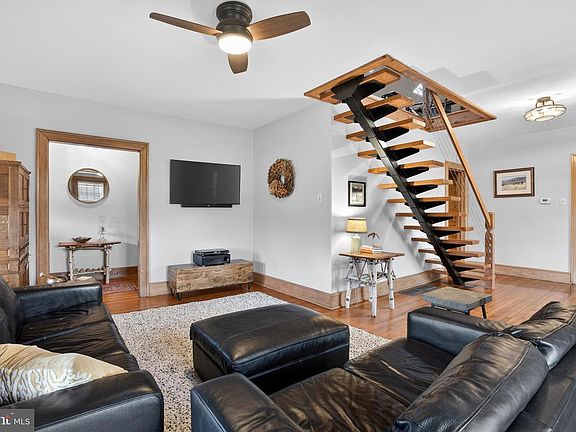 2nd image of 623 Sugars Bridge Rd