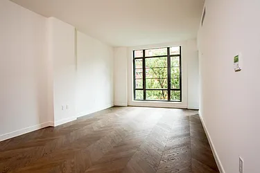 Rented by R New York