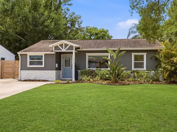 232 42nd Ave NE, Saint Petersburg, FL 33703