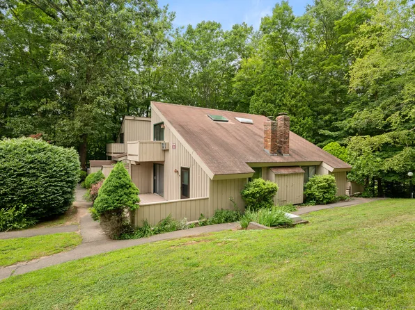 49 Mohawk Trail #49, Guilford, CT 06437