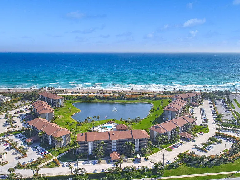 301 S Seas Dr #305 — Photo 1