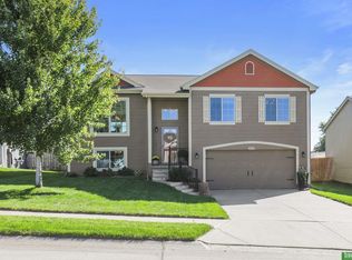 16523 Meredith Ave, Omaha, NE 68116