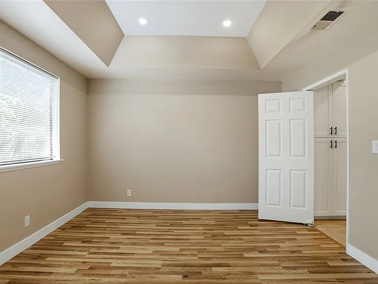 5340 Wilkinson Ave #6 — Photo 15