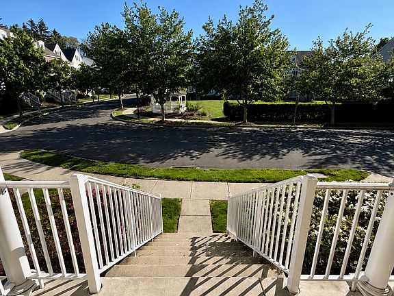 4th image of 408 Lantern Dr #115