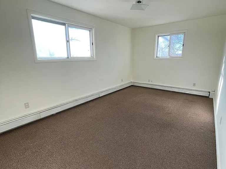1227 Howard Ave — Photo 6