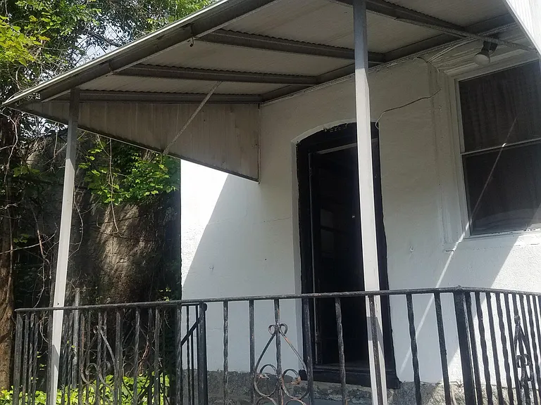 226 Kalos St — Photo 14