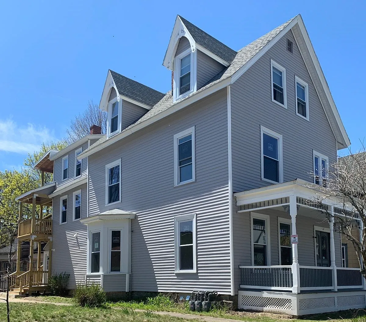 47 Maywood Street - 3 — Photo 1